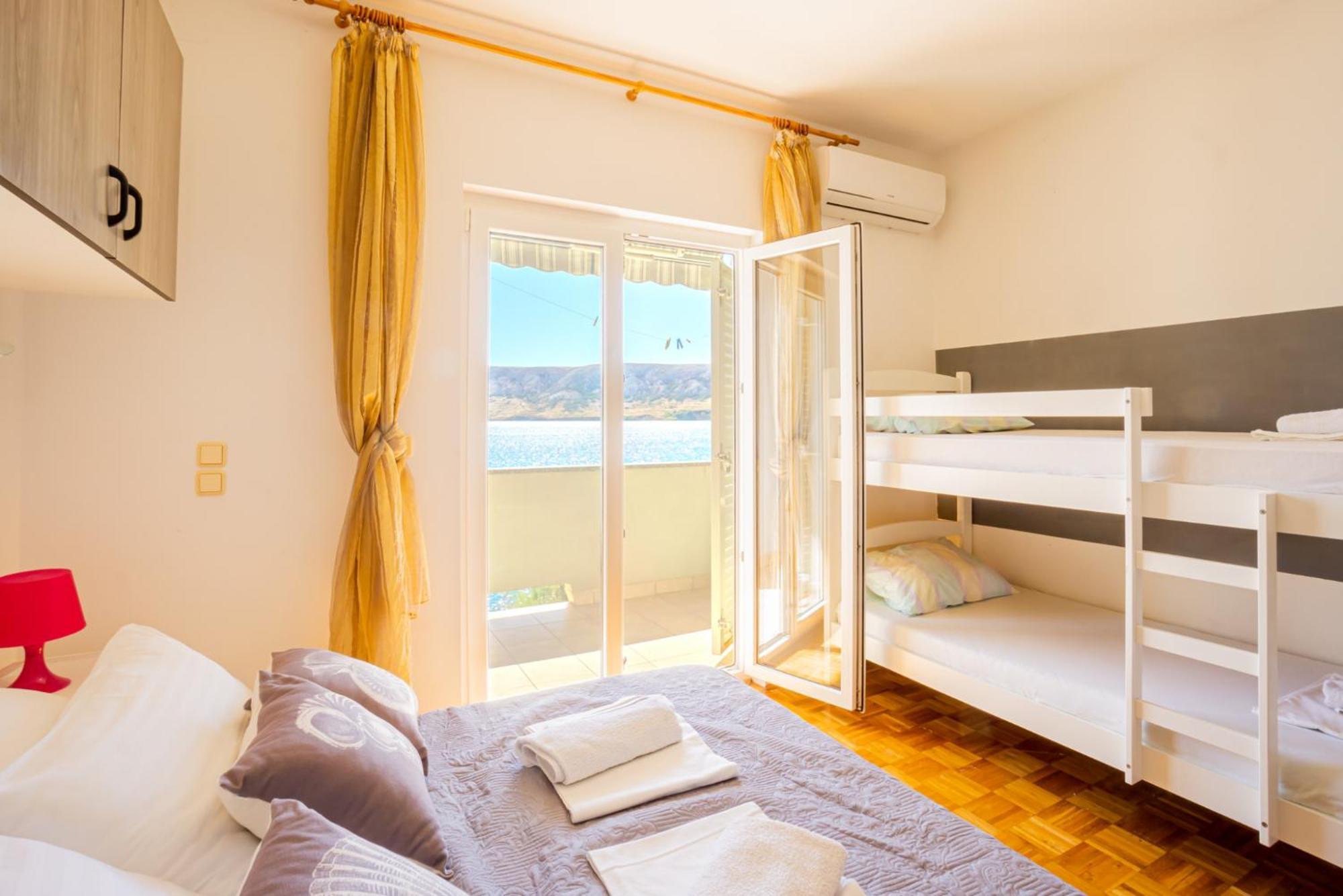 Galinec With Mountain And Seaview Apartment Метайна Стая снимка