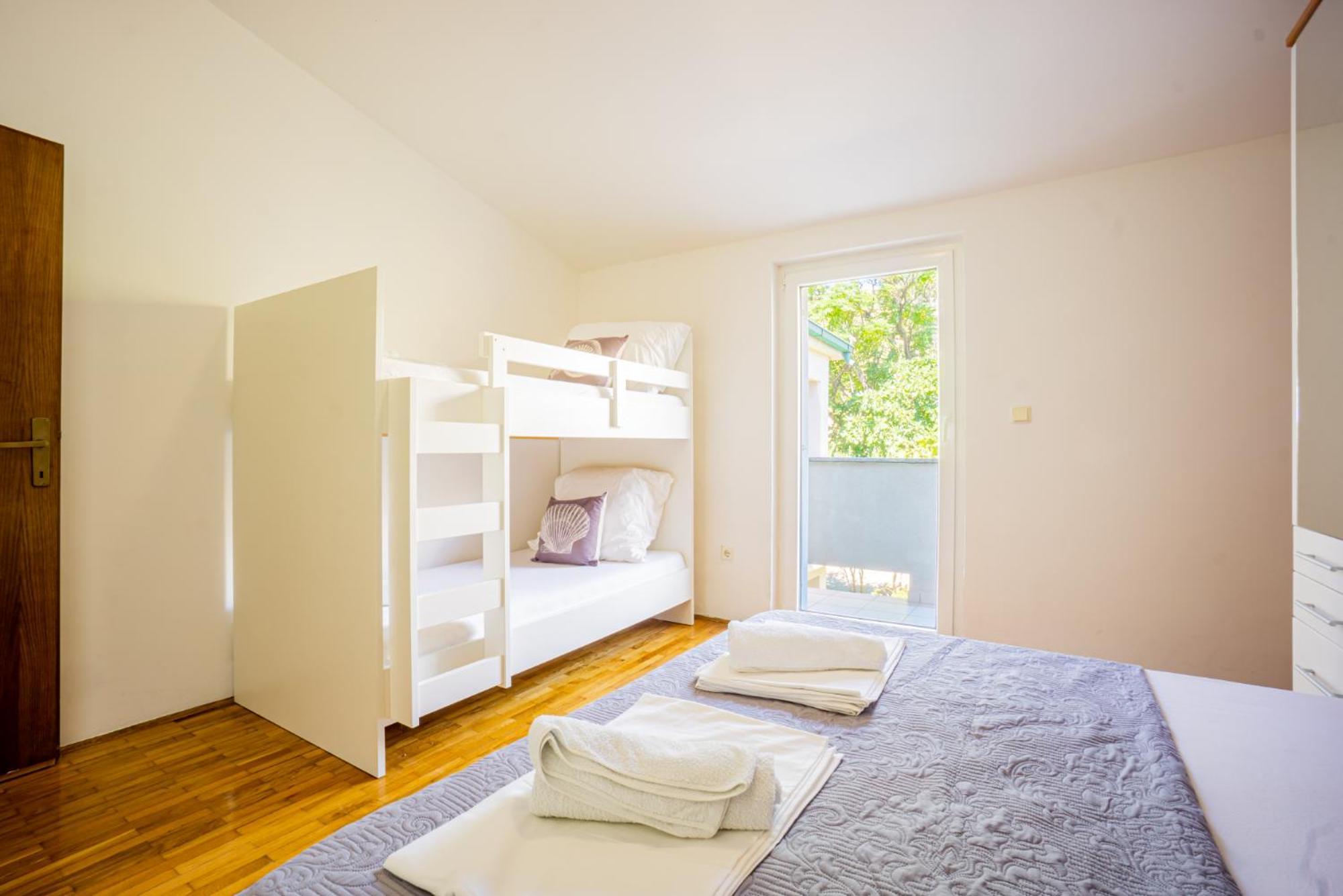Galinec With Mountain And Seaview Apartment Метайна Стая снимка